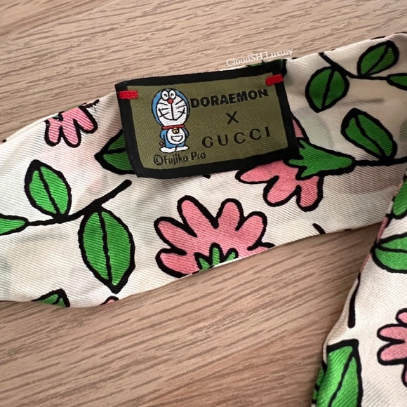 Auth Gucci x Doraemon Silk Scarf - Used once - Picture 5 of 6